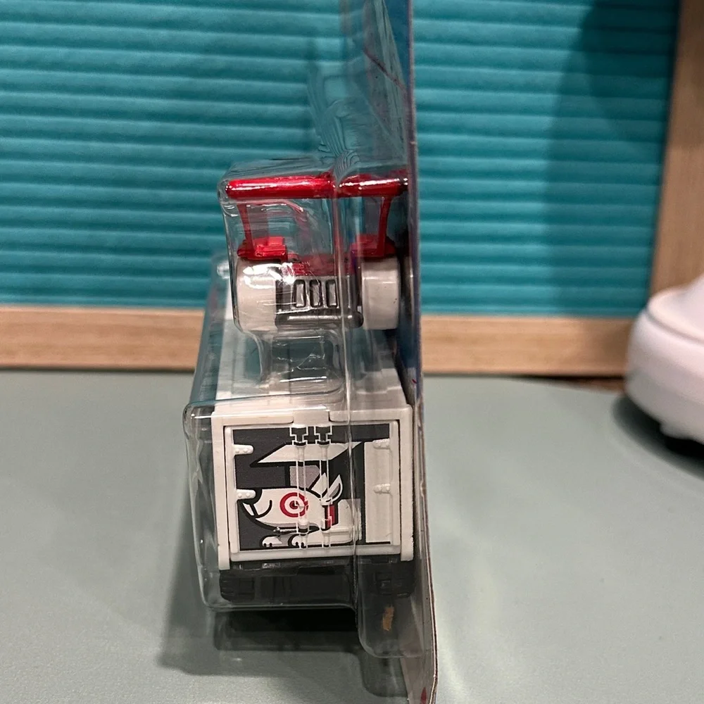 Hot Wheels Target Truck and Cart Set - Red and White